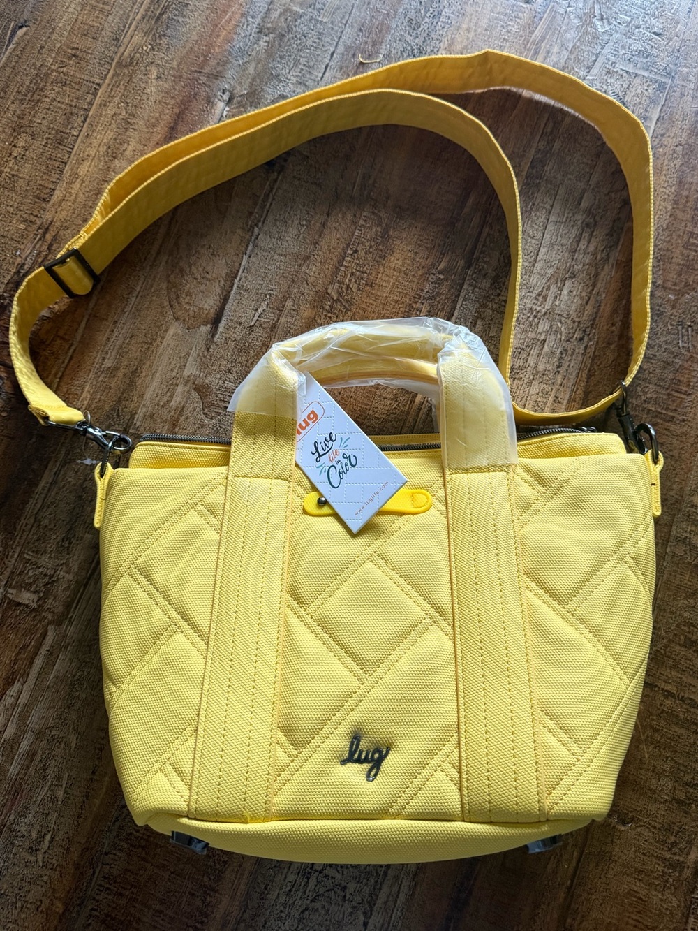 NWT Lug “Dory” crossbody bag in yellow textured pattern large size and stylish
